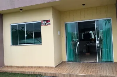 Ótima casa localizada no balneário rivieira em matinhos/pr
