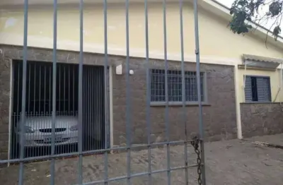 Casa térrea com edícula, perto do shopping prado, no jardim das oliveiras em campinas
