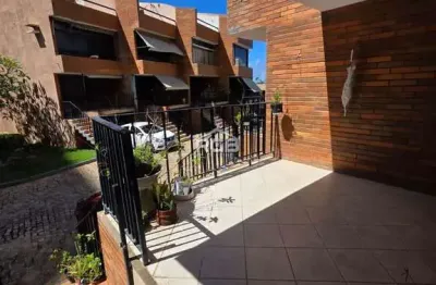 Casa em condomínio fechado com 3 quartos à venda na Avenida Octávio Mangabeira, 10319, Jaguaribe, Salvador