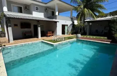 Casa solta 4/4 sendo 2 suítes piscina privativa em vilas do atlântico r$ 1.500.000,00