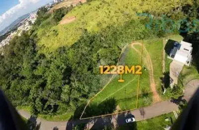 Terreno em condomínio village das palmeiras - r$ 400.000