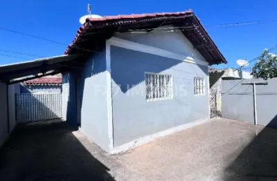 Estuda permuta até 50% do valor. casa a venda no parque da figueira com excelente casa de fundo.