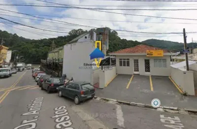Casa com 3 quartos para alugar na Rua Doutor Antônio Bastos, 03, Granja Carolina, Cotia