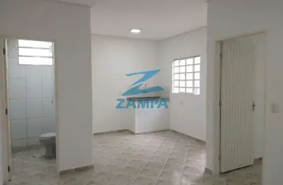 Casa plana com quarto, sala, cozinha, banheiro e área de serviço, ideal prá pessoa só ou casal