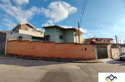 Sobrado com 3 dormitórios, churrasqueira e 2 vagas cobertas no melhor lugar da agapeama