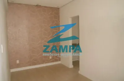 Sala comercial com 50m², recepção, wc social, mais 3 salas e wc privativo e 2 vagas cobertas