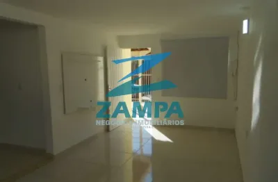 Casa térrea com 2 quartos, sala e cozinha amplas e uma vaga descoberta num lugar especial