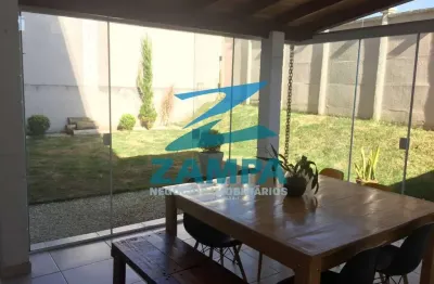 Apto térreo com varanda com 2 quartos, cozinha planejada e 1 vaga coberta. todo planejado!