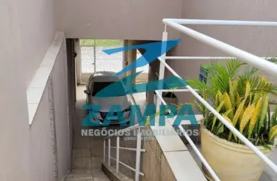 Sobrado com 210m² ac com 3 quartos (1 suite), cozinha planejada, churrasqueira e 4 vagas cobertas