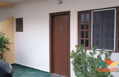 Casa à venda em caraguatatuba. aconchegante, mobiliada e com vista para o mar em condomínio fechado à 80 metros da praia de massaguaçu.