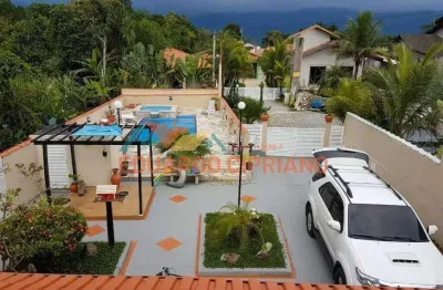 Linda casa com porteira fechada em condomínio fechado com portaria e segurança 24 hs