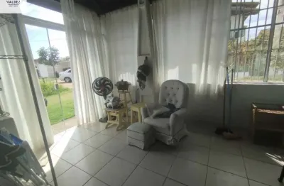 Vende-se casa de 3 dormitórios/ meia quadra da praia/ caraguatatuba/sp/