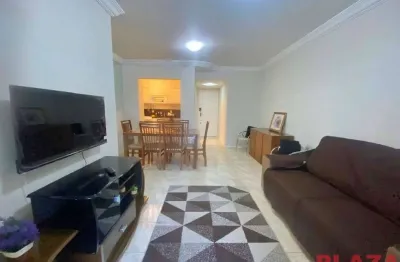 Apartamento com 3 quartos para alugar na Avenida Atlântica, 640, Centro, Balneário Camboriú