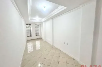 Ampla sala | av dos estados | piso superios | 3 banheiros | cozinha | anual | balneário camboríu