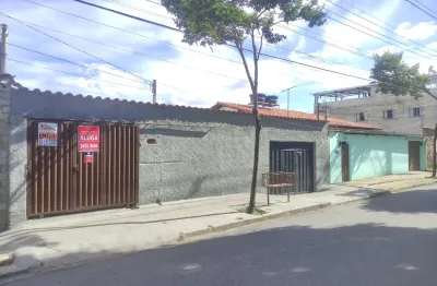 Exelente casa de 3 quartos no bairro Floramar com 2 vagas de garagem