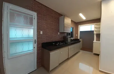 Casa com 2 quartos para alugar na Rua Flor de Lírio, 13, Tupi B, Belo Horizonte