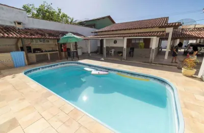 R$ 580 mil, casa à venda no porto da aldeia, 4 quartos, piscina e áea gourmet, próximo à praia da p