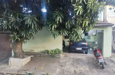 Casa para venda tem 120 metros quadrados com 2 quartos