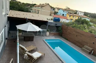 Condomínio com 3 quartos à venda em praia rasa - rj