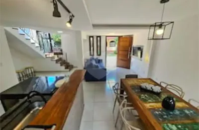 Casa em condomínio fechado com 2 quartos à venda na Marina, Armação dos Búzios 