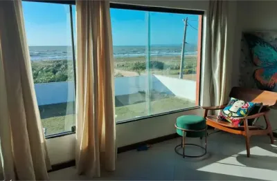 Casa com 5 quartos à venda em long beach (tamoios) - rj