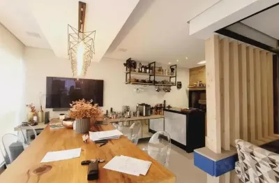 Lindíssimo apartamento com 127m2, varanda gourmet, no coração do tatuapé. 03 dormitórios sendo 01 suíte, 02 banheiros, área de varanda ampla, envidraçada, com churrasqueira e persianas blackout.