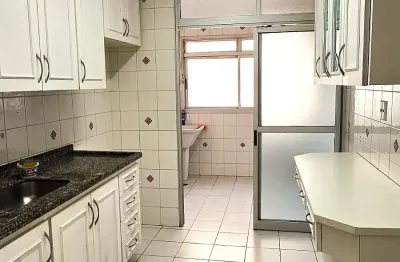 Ótimo apartamento com 89m2 de área útil, 03 dormitórios, sendo 01 suíte, sala ampla, varanda, andar alto, vista livre, 02 vagas de garagem, estado impecável de conservação.