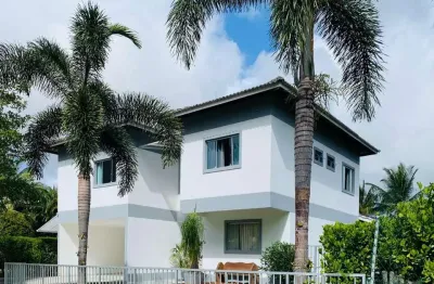 Casa de luxo em condomínio à venda em Busca Vida, Camaçari-BA: 4 quartos, 4 suítes, 2 salas, 2 banheiros, 4 vagas, 450m².