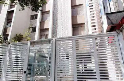 Apartamento em moema, 1 quadra do metrô moema, 90m, 2 banheiros, e 1 vaga de garagem