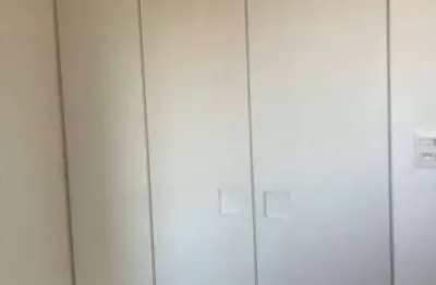 Apartamento com 3 dormitórios, 1 suíte, e 2 vagas de garagem em moema