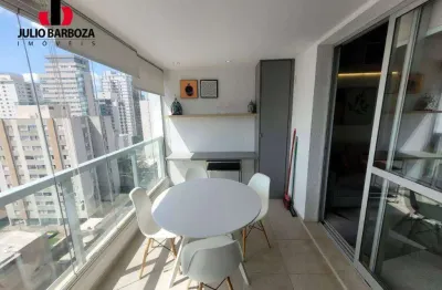 Studio totalmente decorado, 37m, com varanda , e 1 vaga de garagem em moema