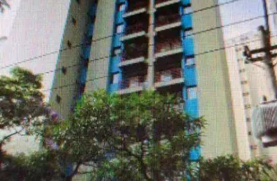 Apartamento com 1 dormitório, sacada, e 1 vaga de garagem em moema pássaros