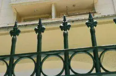 Apartamento em Moema pássaros, prédio néoclassico, com 2 dormitórios, sendo 1 suíte, sacada, e 1 vaga de garagem