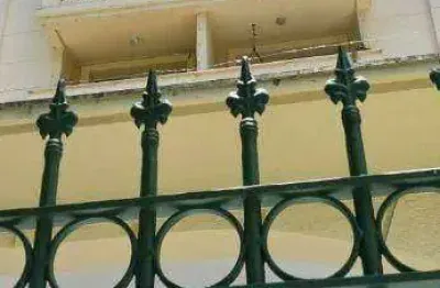 Apartamento em Moema pássaros, prédio néoclassico, com 2 dormitórios, sendo 1 suíte, sacada, e 1 vaga de garagem