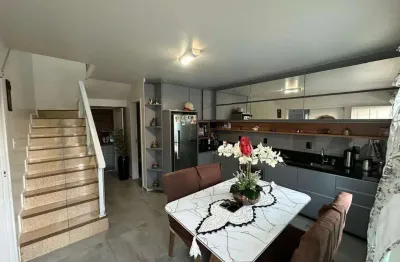 Casa com 3 quartos à venda na Rua Evaldo Carlos Broering, 1, Alto Aririu, Palhoça