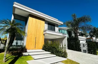 Casa com piscina e 3 quartos e suítes na pedra branca - imv