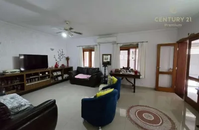 Casa com 4 dormitórios à venda, 224 m² por R$ 890.000,00 - Alto - Piracicaba/SP