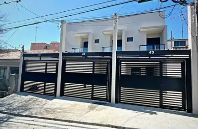 Sobrado amplo com 3 dormitórios e 2 vagas – vila paiva – localização privilegiad