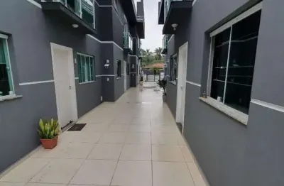 Casa em condomínio com 3 quartos e 2 vagas – 108m² por r$ 630 mil