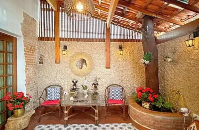 Casa térrea não geminada | 2 suítes + edícula | churrasqueira e 2 vagas