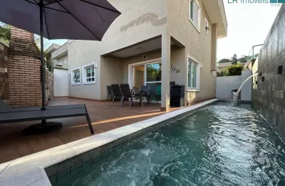 Casa de alto padrão em condomínio fechado com lazer e segurança total ✨