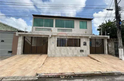 Casa com 4/4, 02 suítes, 360m², 02 pavimentos no marivan