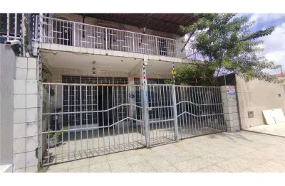 Conheça seu novo lar! casa duplex em conjunto jk com 4/4,elevador...localização privilegiada.