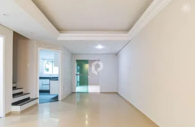 Casa com 3 quartos para alugar na Rua Sinke Ferreira, 819, Jardim das Américas, Curitiba