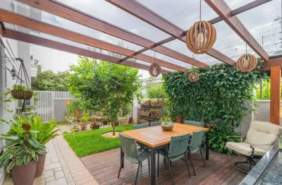 Casa em condomínio fechado com 4 quartos à venda na Rua Vitório Sbalqueiro, 60, Tingui, Curitiba