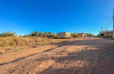Terreno à venda no Jardim Candidés, Divinópolis 