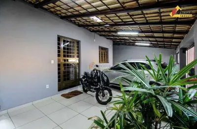 Casa à venda, 4 quartos, 1 suíte, 2 vagas, interlagos - divinópolis/mg