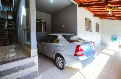 Casa à venda, 5 quartos, 2 suítes, 2 vagas, sagrada família - divinópolis/mg