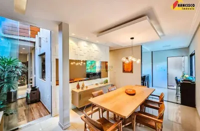 Casa à venda, 4 quartos, 2 suítes, 2 vagas, universitário - divinópolis/mg