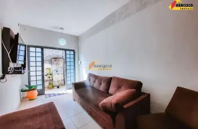 Casa com 3 quartos à venda no São Luís, Divinópolis 